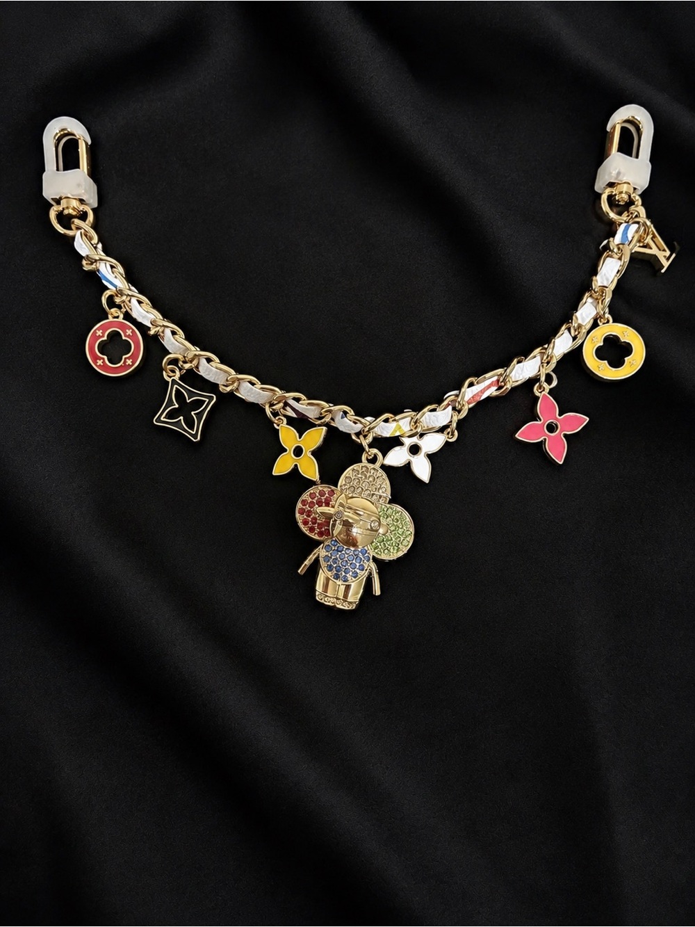 Gold keychain Vivi